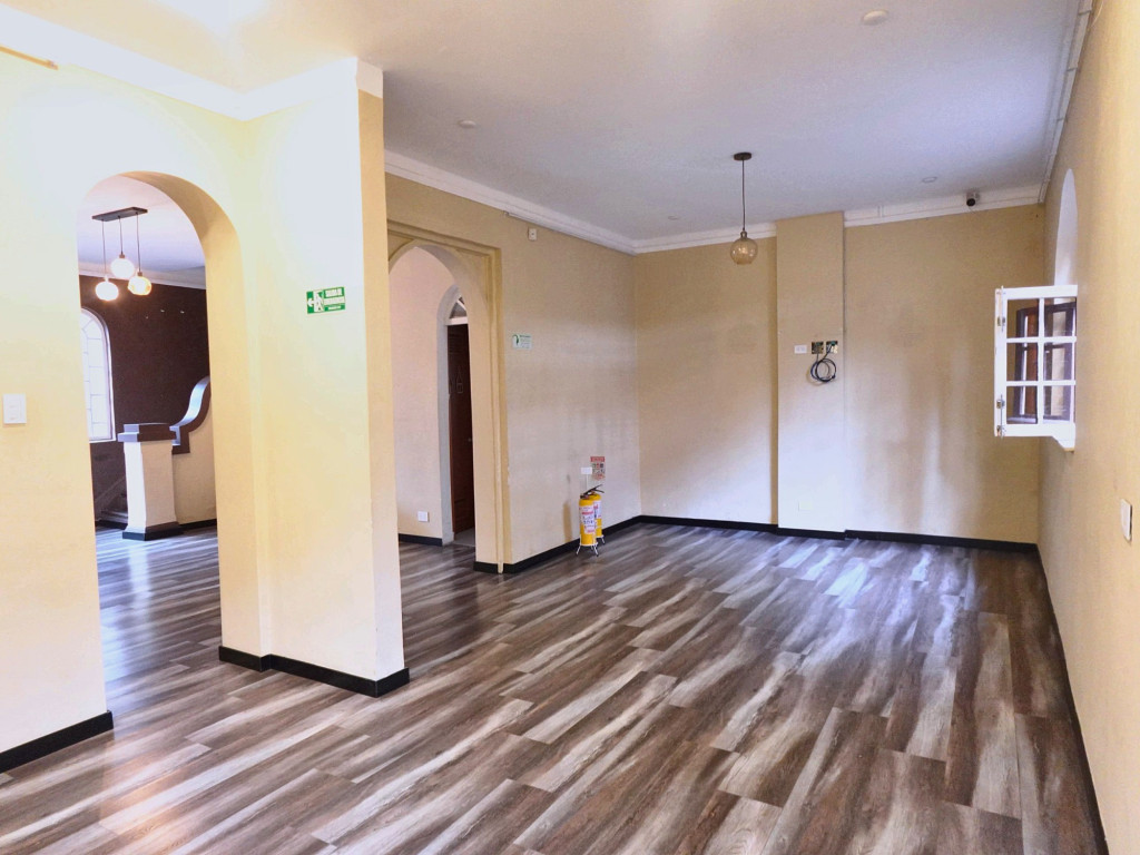 Casa de 3 alcobas en arriendo en Los Rosales, Bogotá, 270 m² · foto 5 de 24