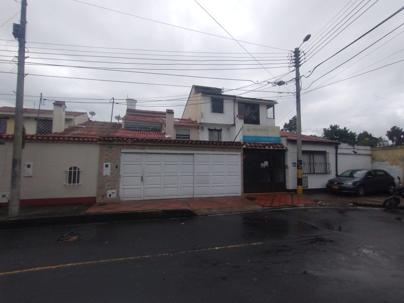 Casa En Venta - Villa Del Prado, Bogotá