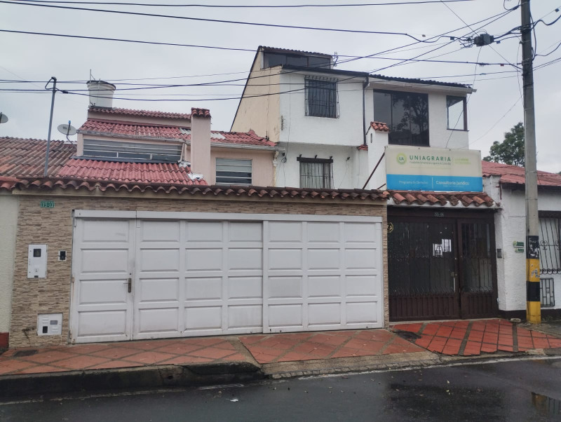 Casa En Venta - Villa Del Prado, Bogotá