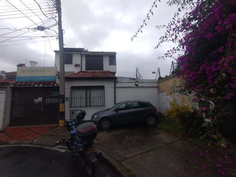 Casa En Venta - Villa Del Prado, Bogotá