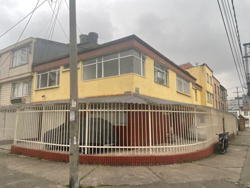 Casa En Venta - Ciudad Berna, Bogotá