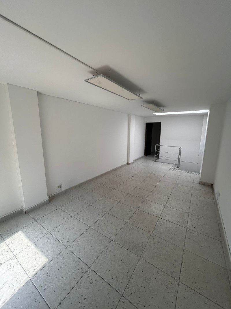 Local en venta en Santa Barbara Occidental, Bogotá, 57 m² · foto 10 de 24