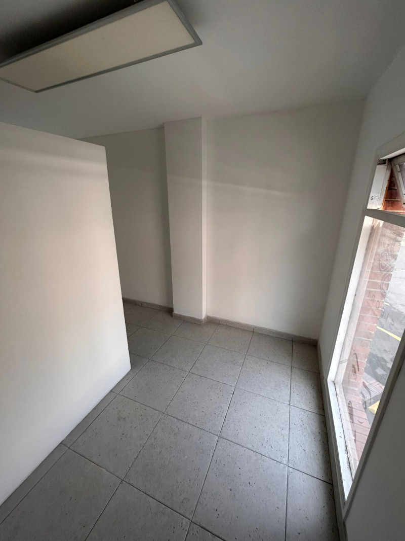 Local en venta en Santa Barbara Occidental, Bogotá, 57 m² · foto 16 de 24