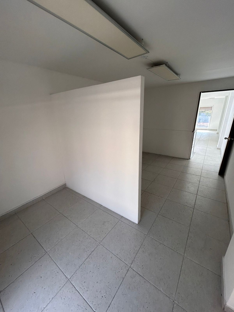 Local en venta en Santa Barbara Occidental, Bogotá, 57 m² · foto 15 de 24