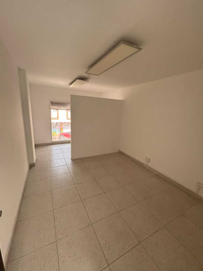Local en venta en Santa Barbara Occidental, Bogotá, 57 m² · foto 22 de 24