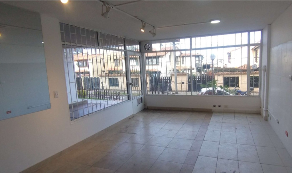Local En Venta - Cedro Golf-Usaquén, Bogotá