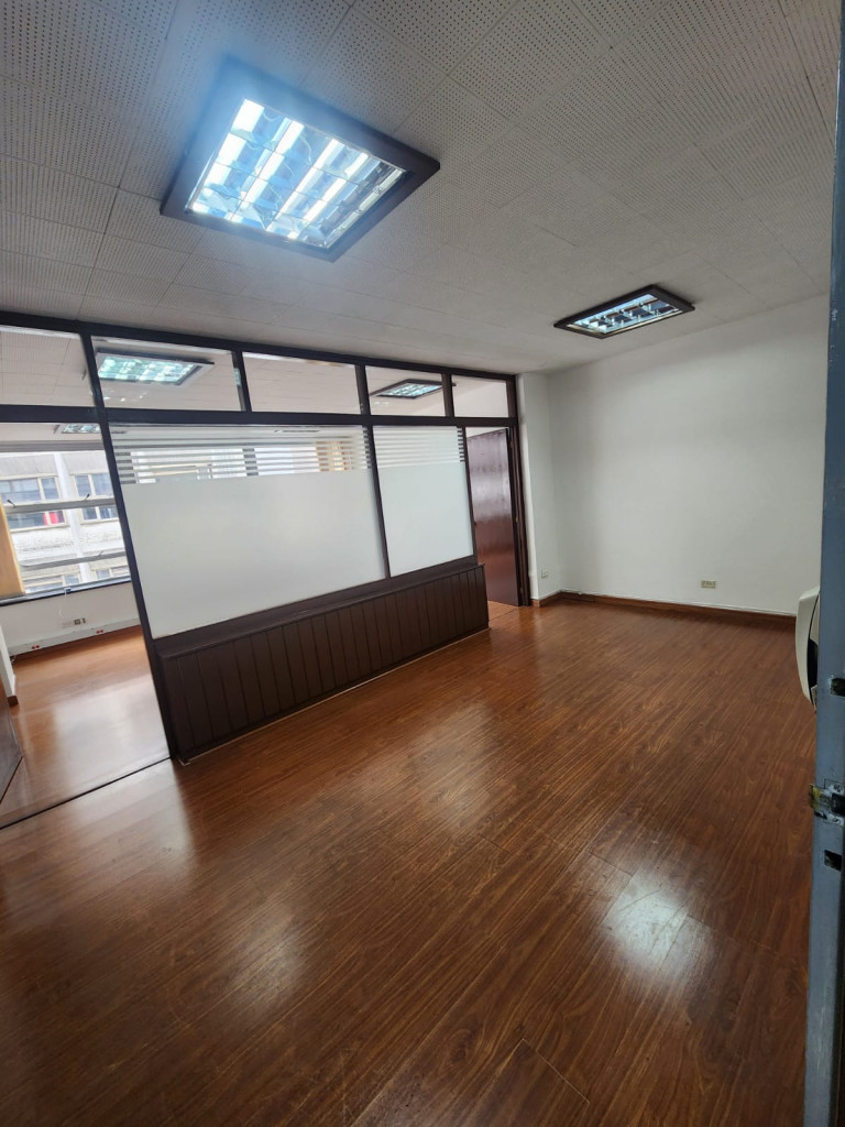 Oficina en arriendo en La Candelaria, Bogotá, 40 m² · foto 6 de 18