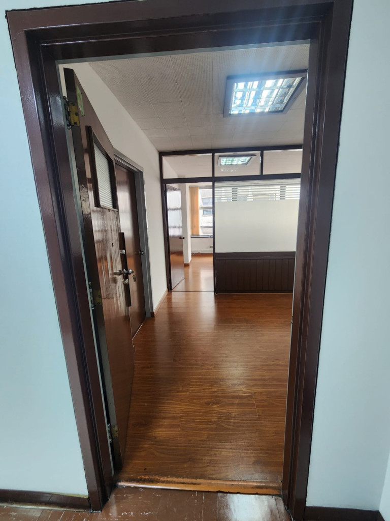 Oficina en arriendo en La Candelaria, Bogotá, 40 m² · foto 7 de 18