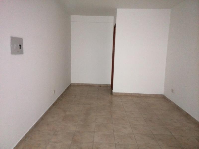 Local en arriendo en El Lago, Bogotá, 24 m² · foto 9 de 24