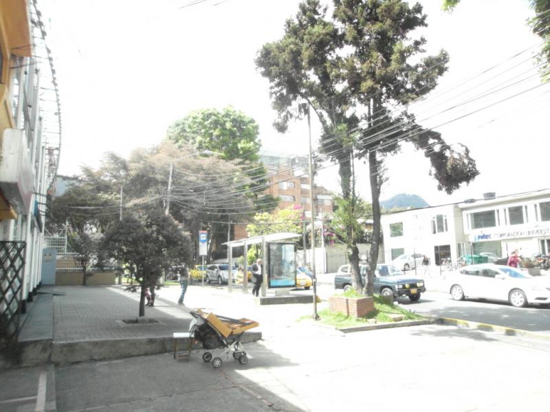 Oficina en arriendo en El Lago, Bogotá, 16 m² · foto 9 de 16