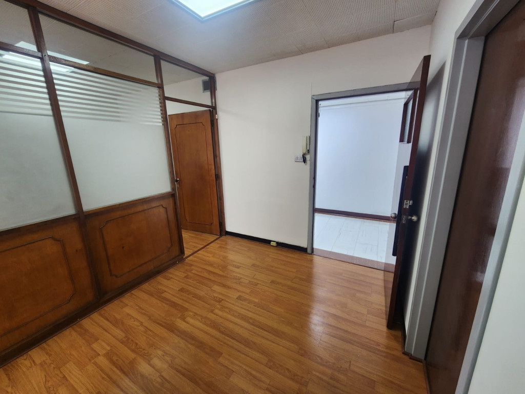 Oficina en arriendo en Las Aguas, Bogotá, 37 m² · foto 10 de 16