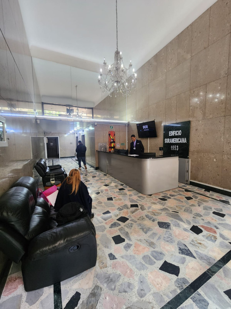 Oficina en arriendo en Las Aguas, Bogotá, 37 m² · foto 2 de 16
