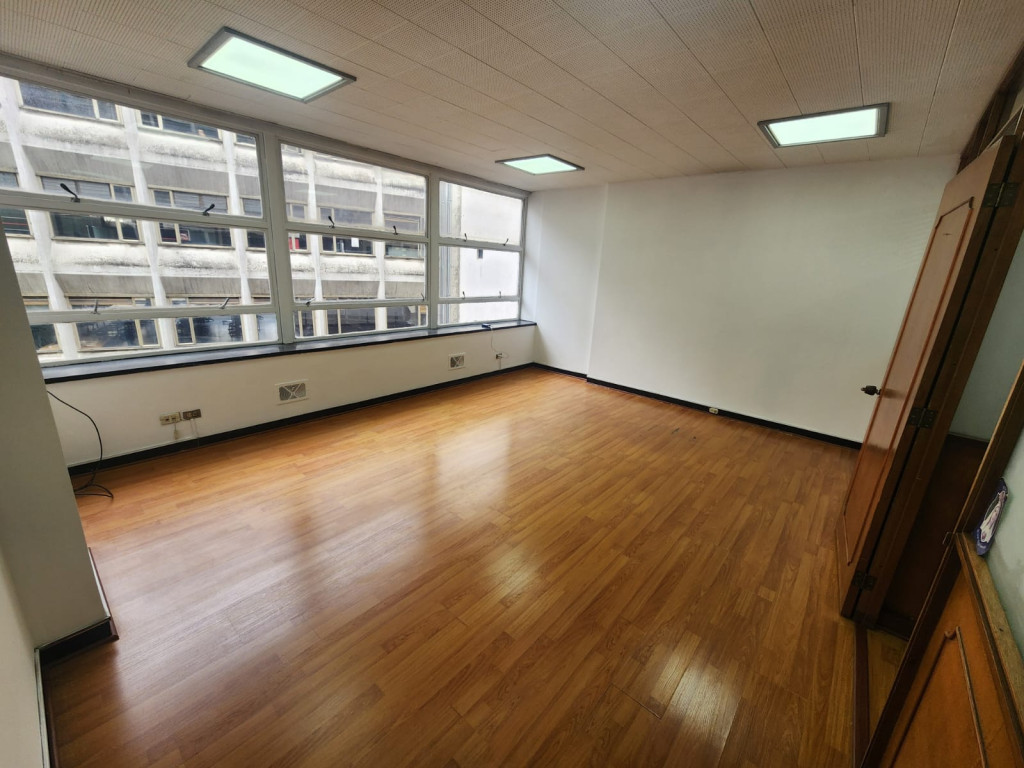 Oficina en arriendo en Las Aguas, Bogotá, 37 m² · foto 6 de 16