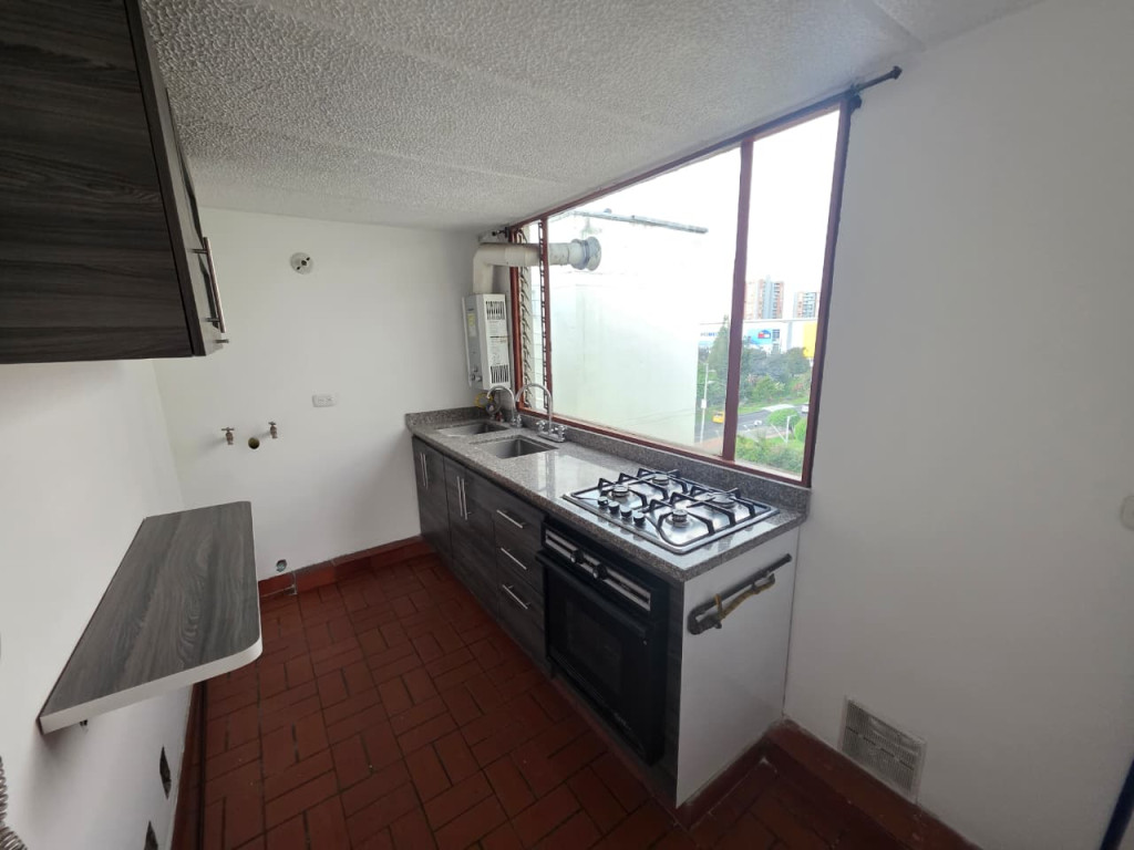 Apartamento de 2 alcobas en arriendo en Cedro Golf, Bogotá, 67 m² · foto 12 de 21