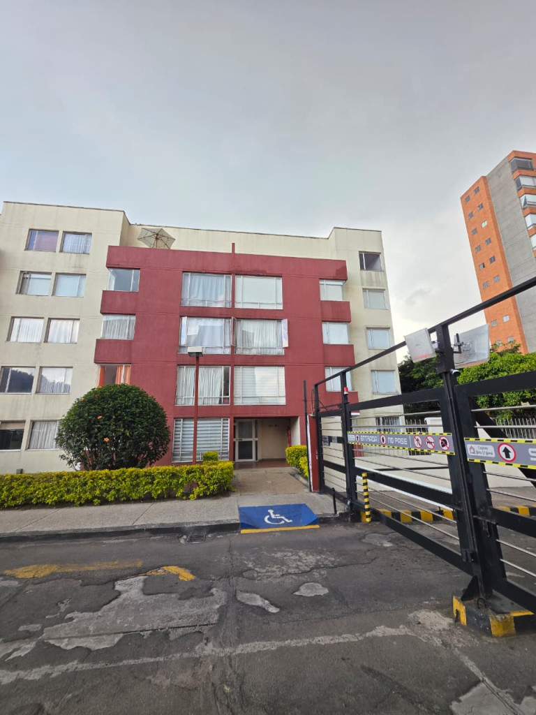 Apartamento de 2 alcobas en arriendo en Cedro Golf, Bogotá, 67 m² · foto 21 de 21