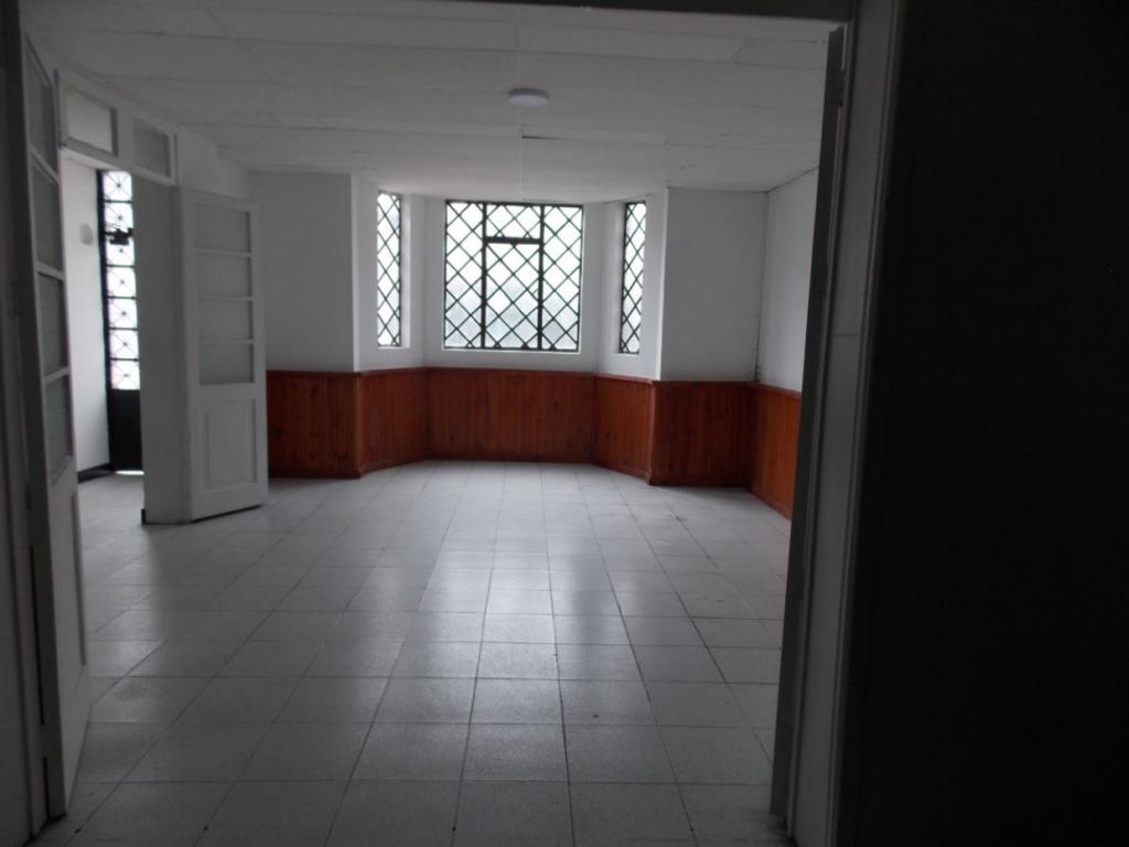 Casa en venta en Quinta Camacho, Bogotá · foto 2 de 24