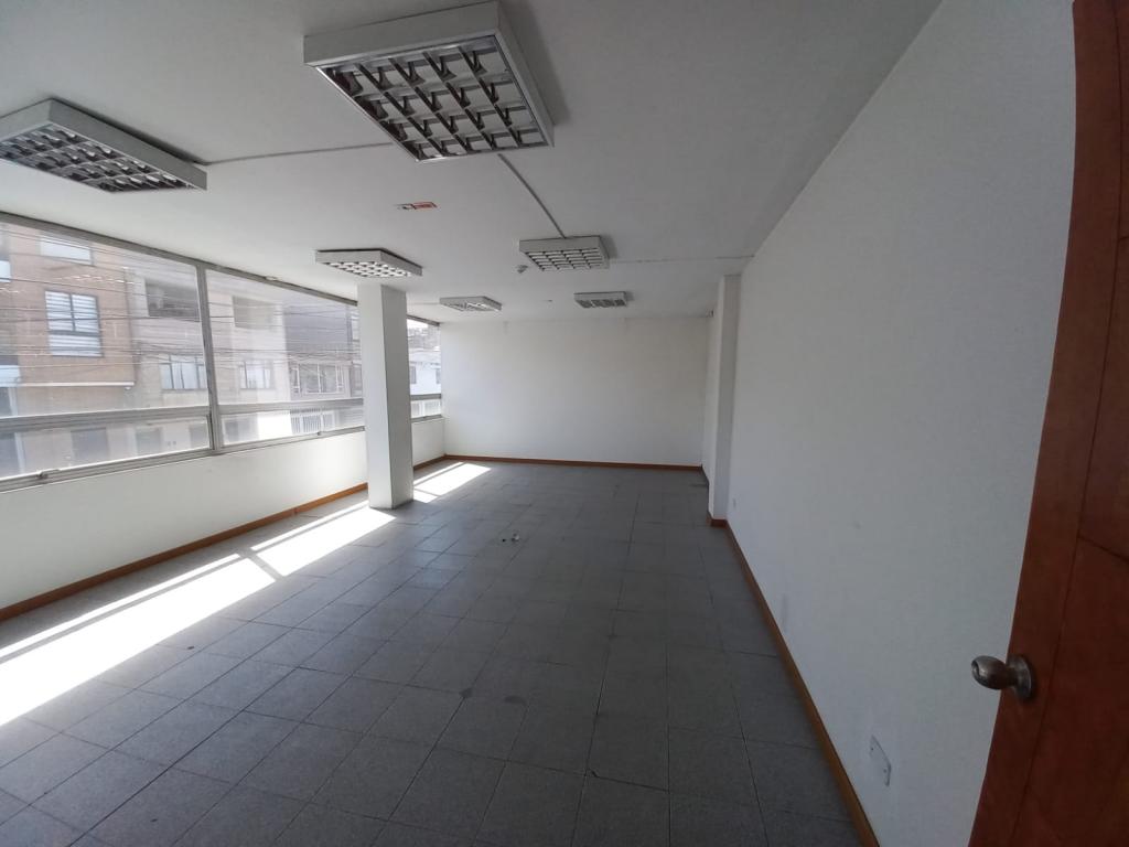 Bodega en arriendo en Alcázares Norte, Bogotá, 1100 m² · foto 16 de 24