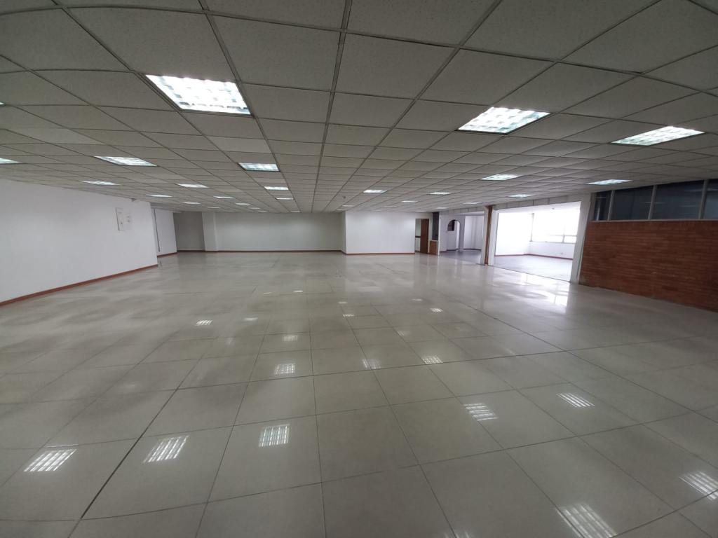 Bodega en arriendo en Alcázares Norte, Bogotá, 1100 m² · foto 19 de 24