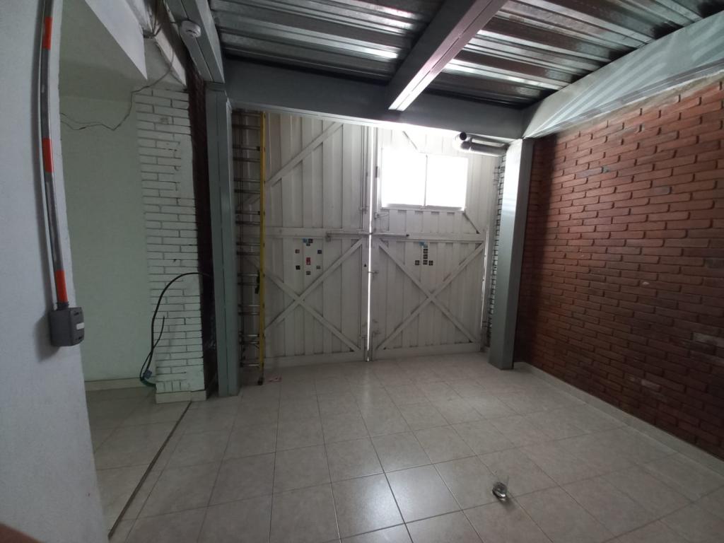 Bodega en arriendo en Alcázares Norte, Bogotá, 1100 m² · foto 9 de 24