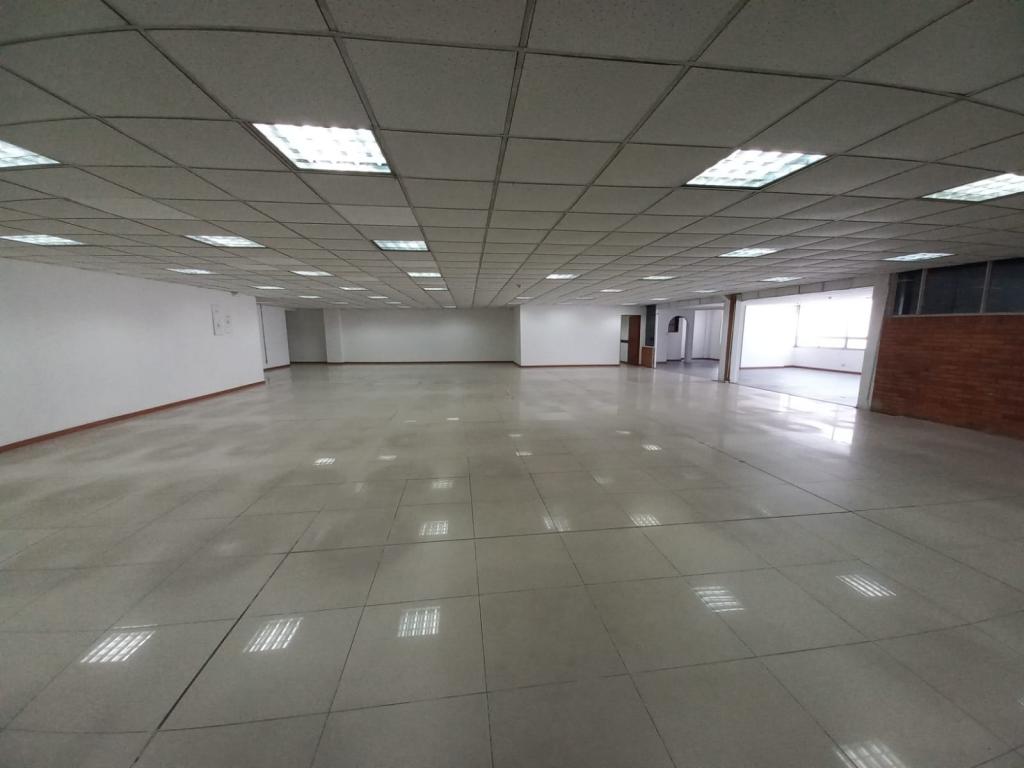 Bodega en arriendo en Alcázares Norte, Bogotá, 1100 m² · foto 11 de 24