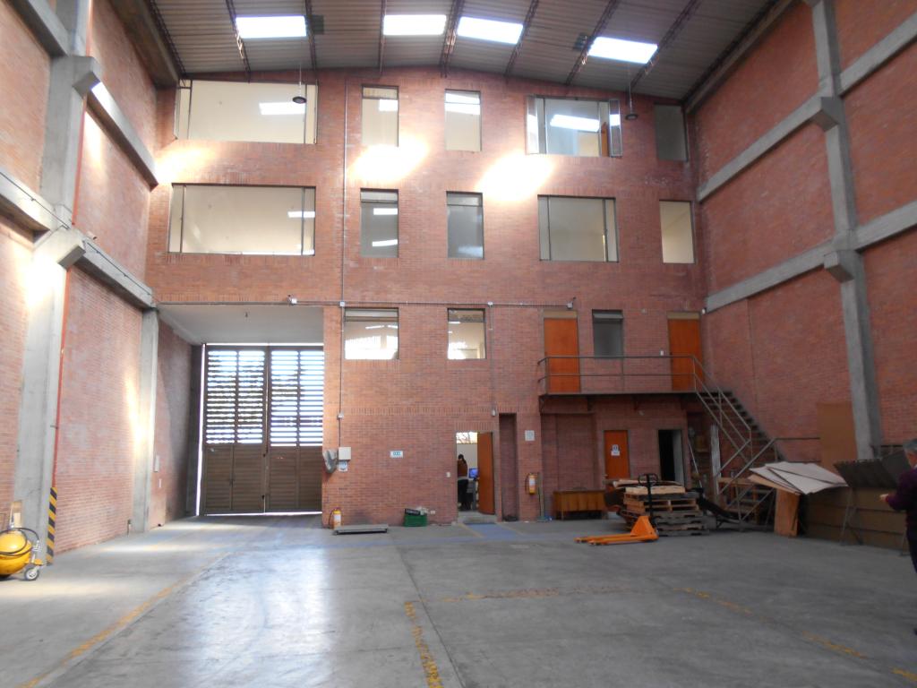 Bodega en venta en Fontibón, Bogotá, 905 m² · foto 9 de 20