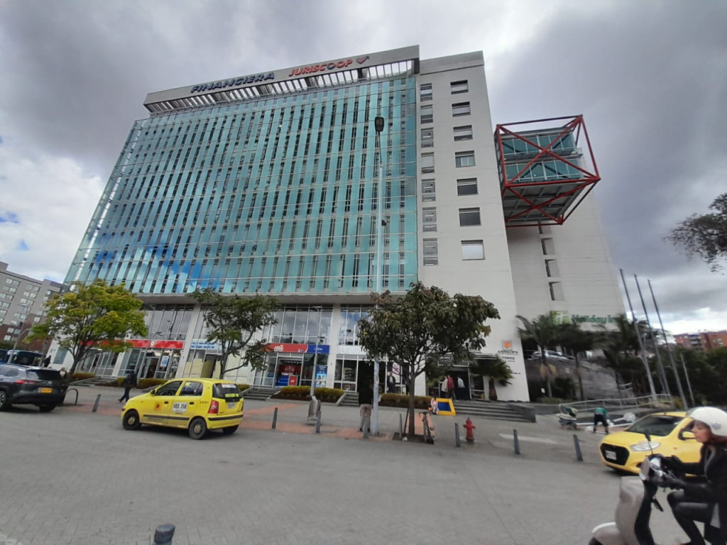 Oficina en arriendo en Ciudad Salitre Nor, Bogotá, 90 m² · foto 2 de 19