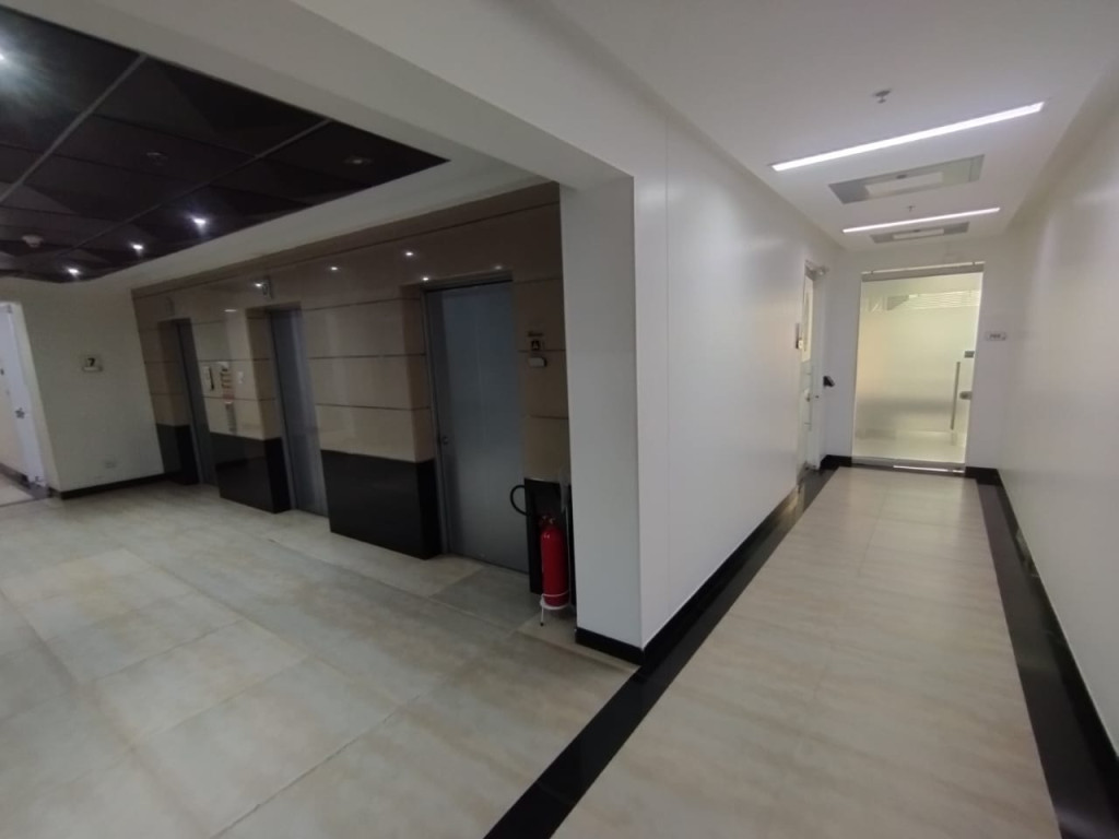 Oficina en arriendo en Ciudad Salitre Nor, Bogotá, 90 m² · foto 5 de 19