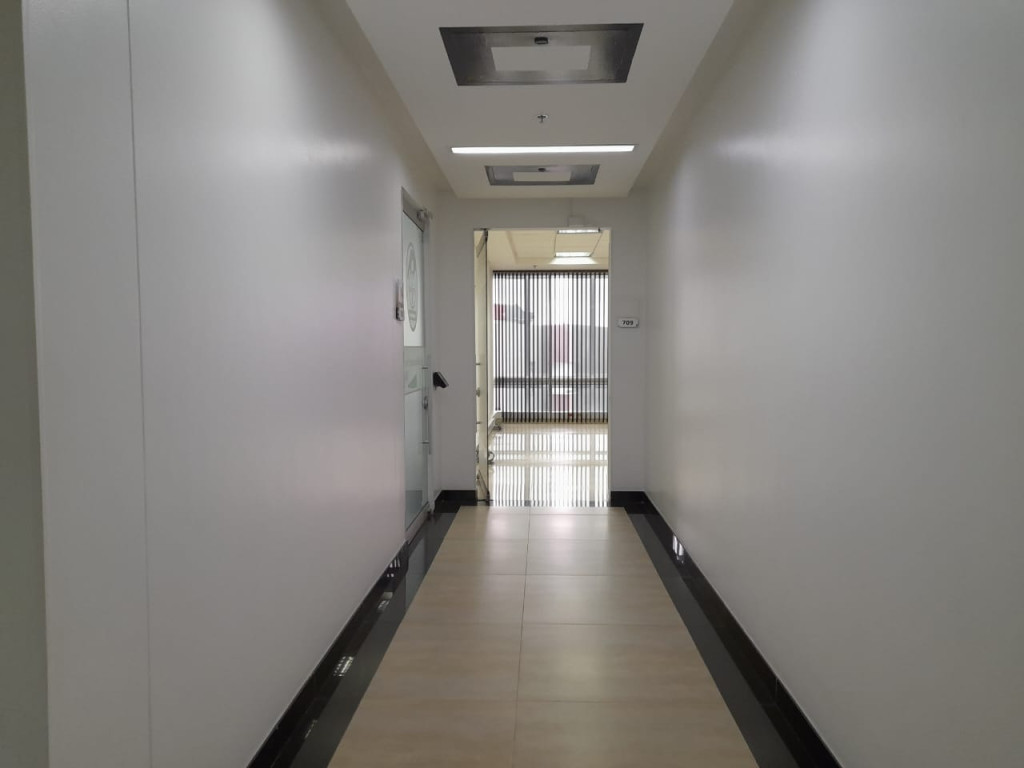 Oficina en arriendo en Ciudad Salitre Nor, Bogotá, 90 m² · foto 6 de 19