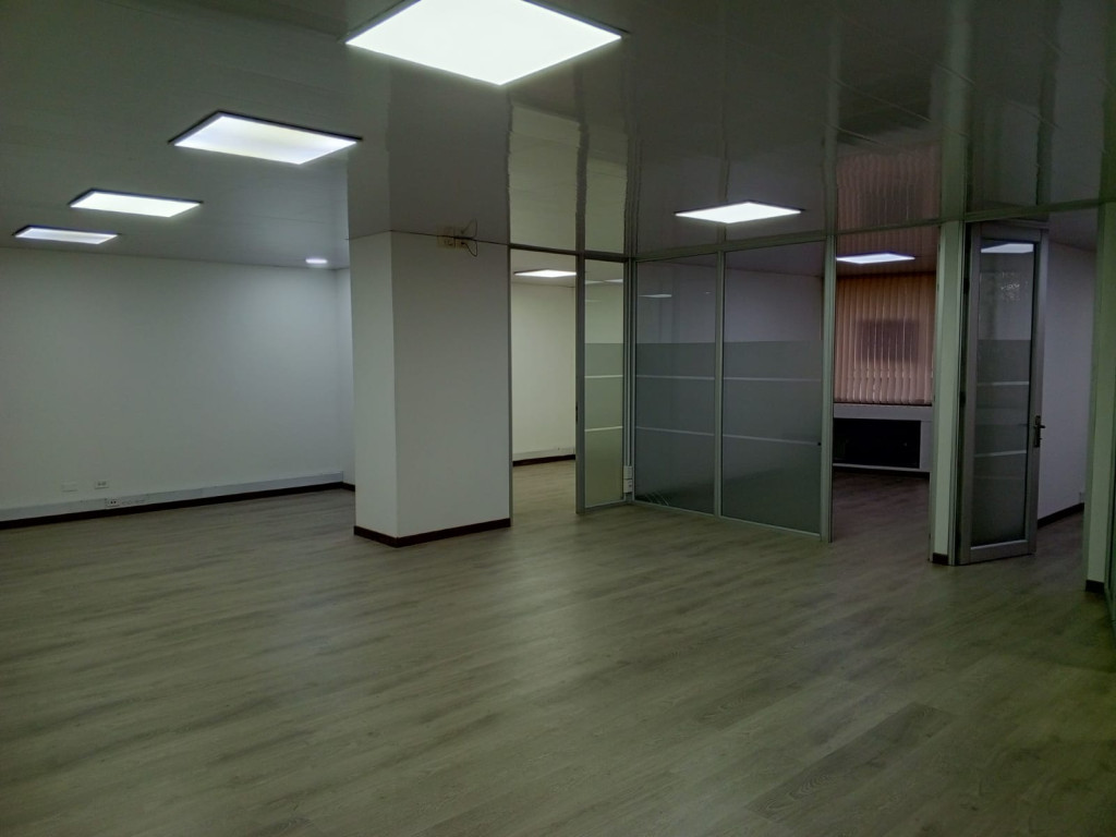 Oficina en arriendo en Chapinero Central, Bogotá, 104 m² · foto 4 de 13