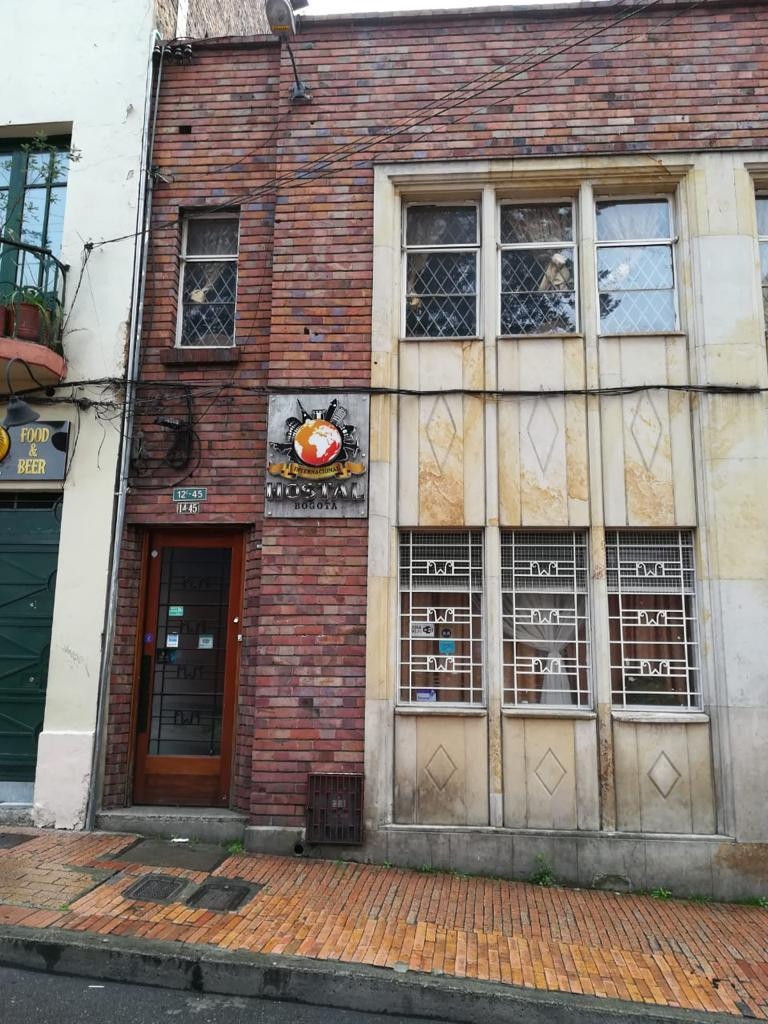 Casa de 20 alcobas en venta en La Candelaria, Bogotá, 470 m² · foto 2 de 24