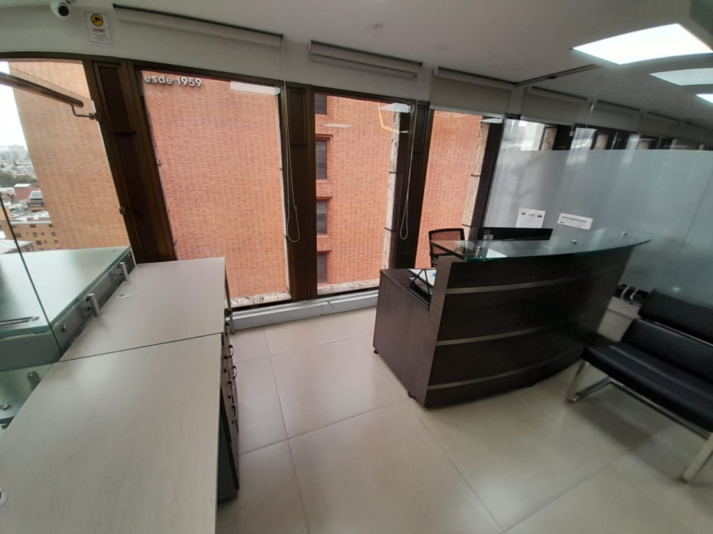 Oficina en arriendo en Quinta Camacho, Bogotá, 456 m² · foto 12 de 24