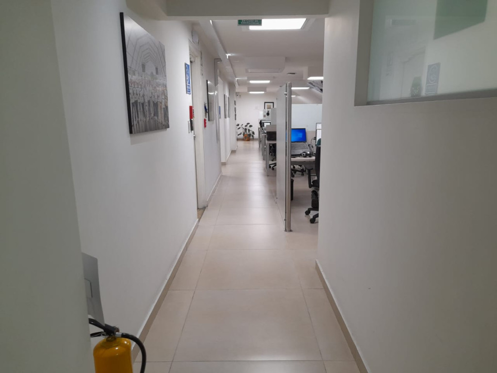 Oficina en arriendo en Quinta Camacho, Bogotá, 456 m² · foto 19 de 24