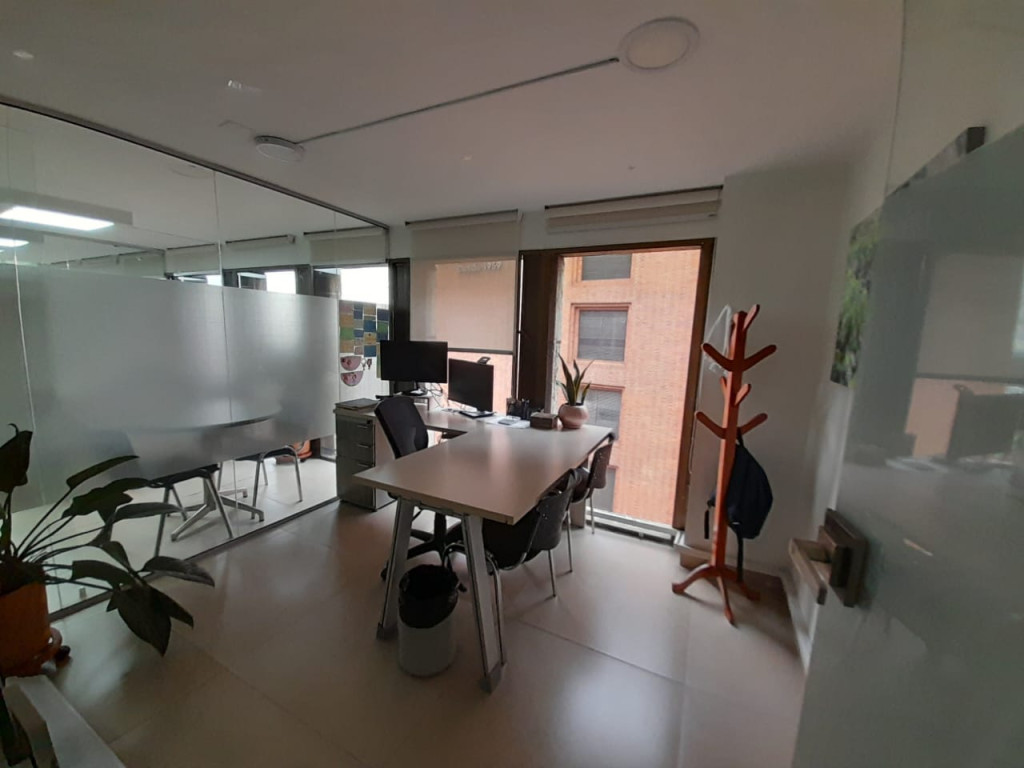 Oficina en arriendo en Quinta Camacho, Bogotá, 456 m² · foto 7 de 24