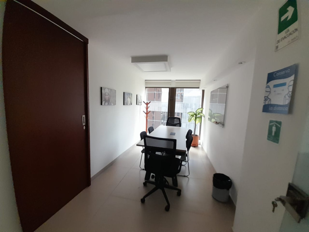 Oficina en arriendo en Quinta Camacho, Bogotá, 456 m² · foto 8 de 24
