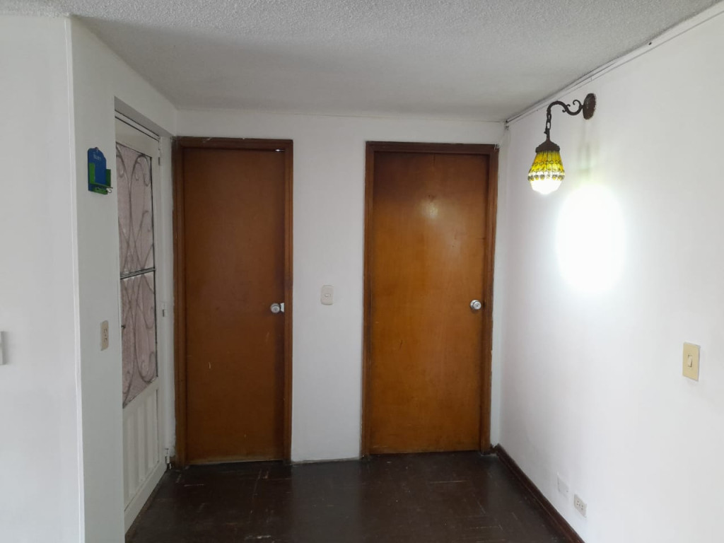 Casa de 4 alcobas en venta en Mandalay I Sector, Bogotá, 201 m² · foto 4 de 24