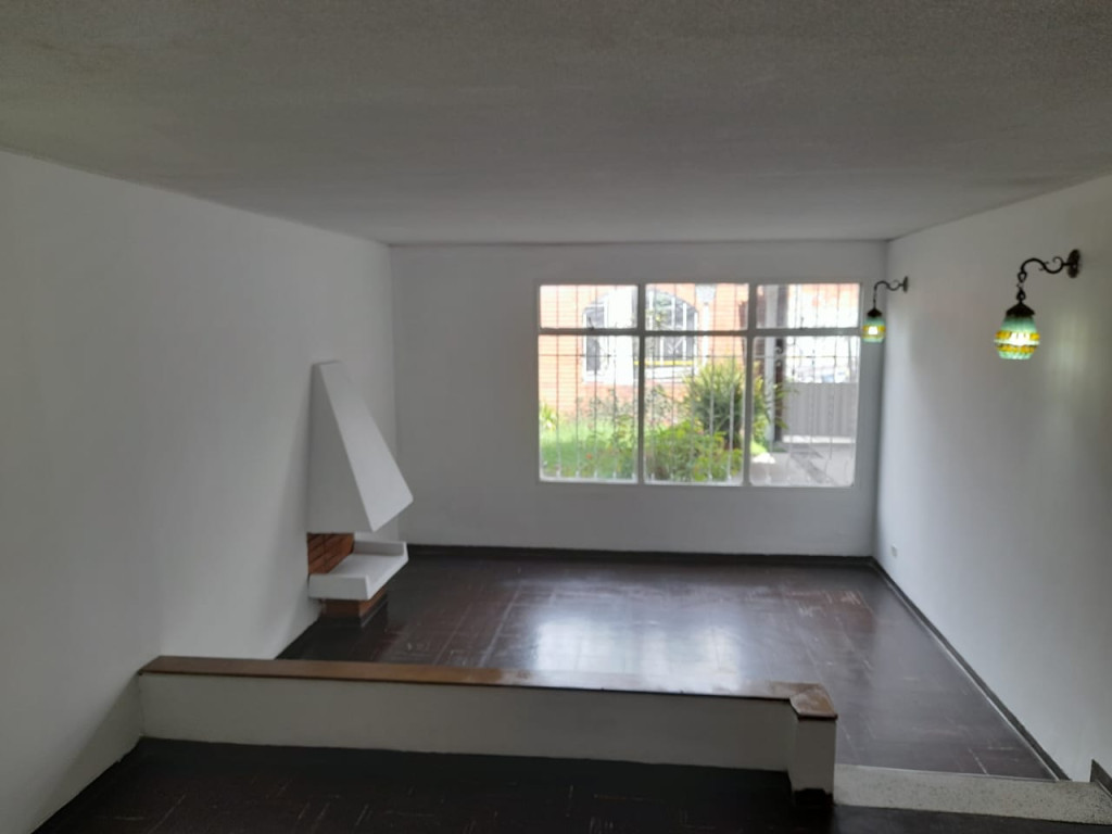 Casa de 4 alcobas en venta en Mandalay I Sector, Bogotá, 201 m² · foto 5 de 24