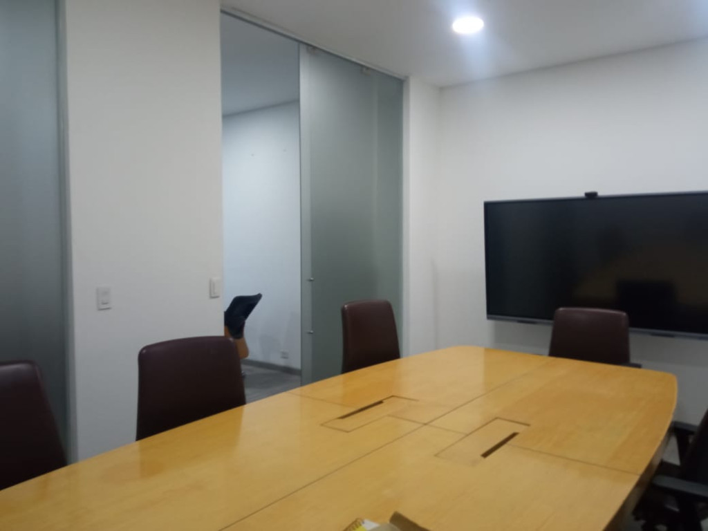 Oficina en arriendo en Mirandela, Bogotá, 57 m² · foto 4 de 16
