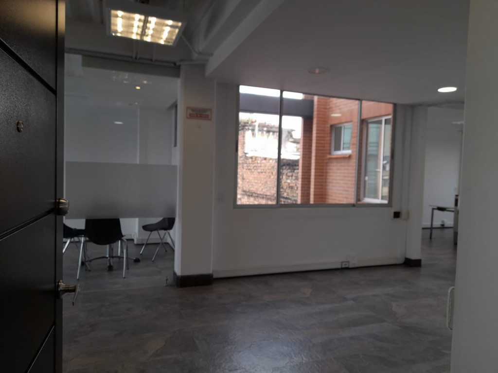 Oficina en arriendo en La Merced Norte, Bogotá, 122 m² · foto 4 de 14