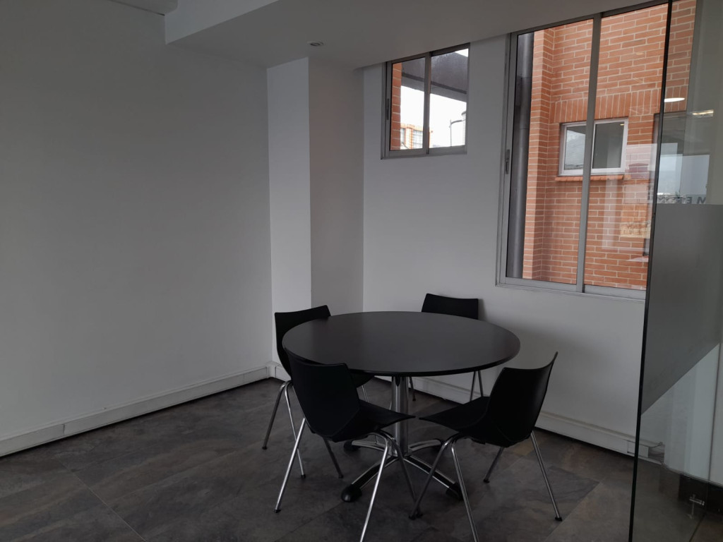Oficina en arriendo en La Merced Norte, Bogotá, 122 m² · foto 5 de 14