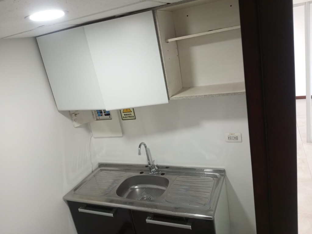 Oficina en arriendo en La Porciuncula, Bogotá, 110 m² · foto 11 de 24
