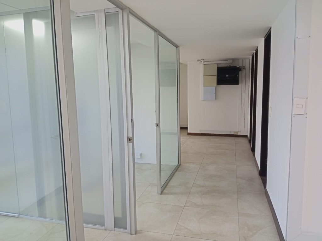 Oficina en arriendo en La Porciuncula, Bogotá, 110 m² · foto 15 de 24