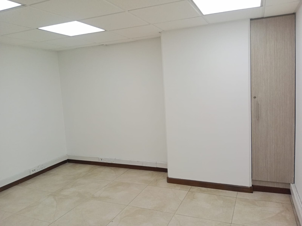Oficina en arriendo en La Porciuncula, Bogotá, 110 m² · foto 8 de 24