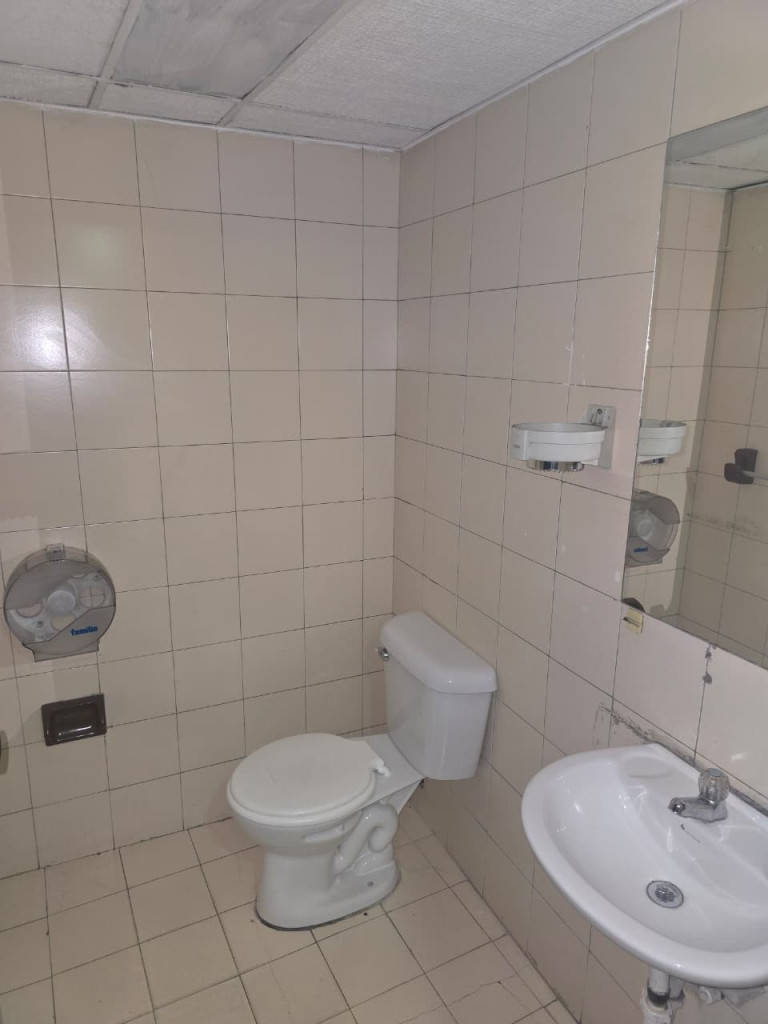 Local en arriendo en Santa Lucía, Bogotá, 297 m² · foto 18 de 24