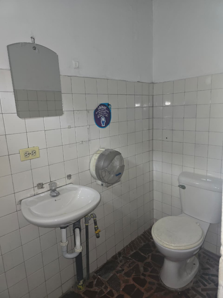 Local en arriendo en Santa Lucía, Bogotá, 297 m² · foto 19 de 24