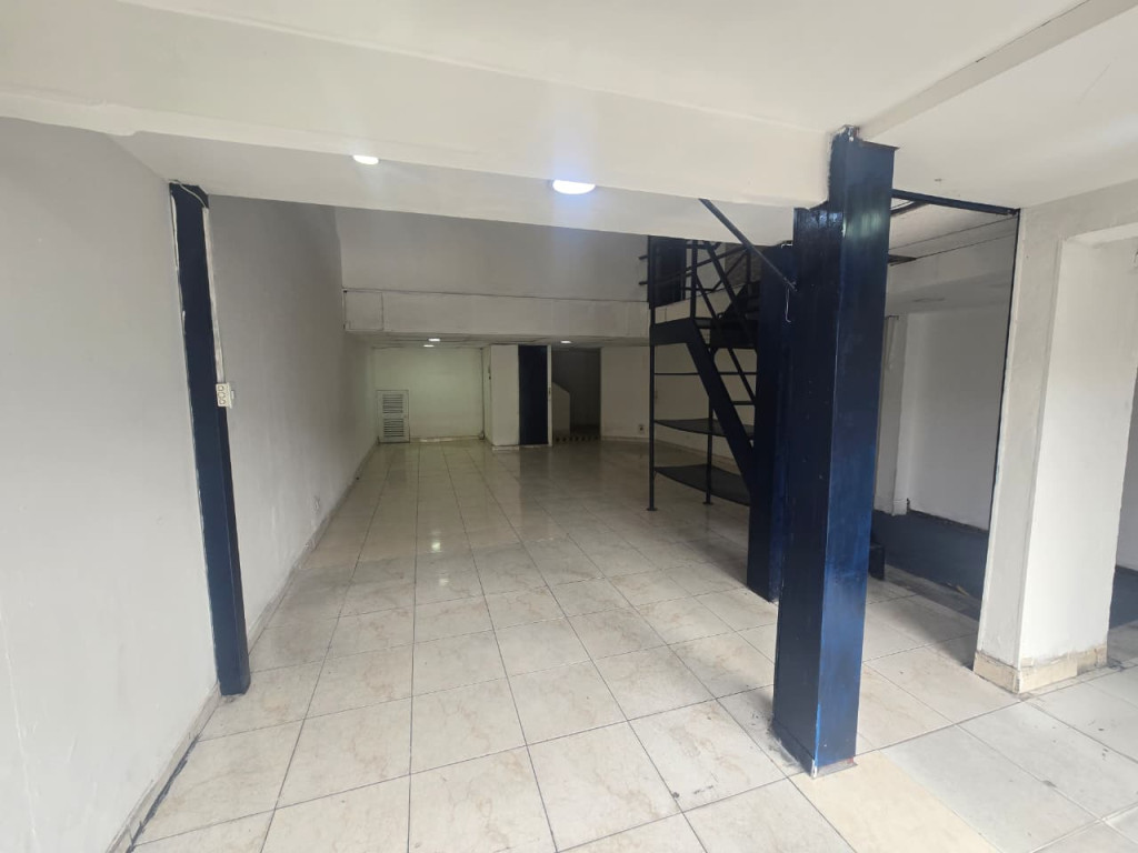 Local en arriendo en Santa Lucía, Bogotá, 297 m² · foto 4 de 24
