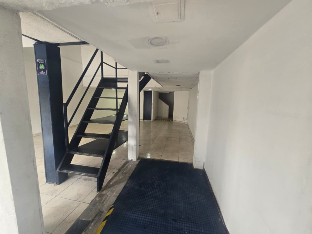 Local en arriendo en Santa Lucía, Bogotá, 297 m² · foto 6 de 24