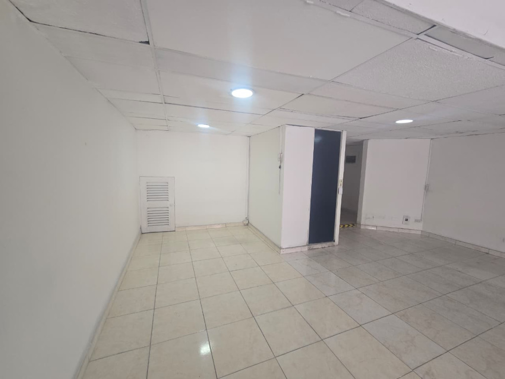 Local en arriendo en Santa Lucía, Bogotá, 297 m² · foto 8 de 24
