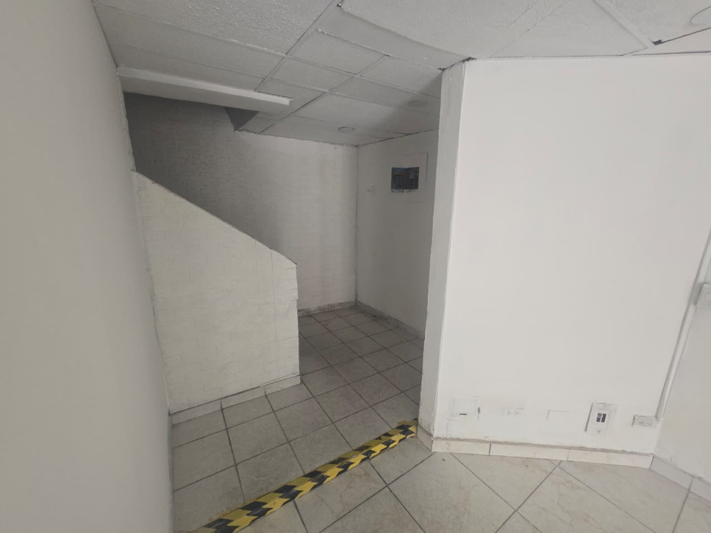 Local en arriendo en Santa Lucía, Bogotá, 297 m² · foto 9 de 24