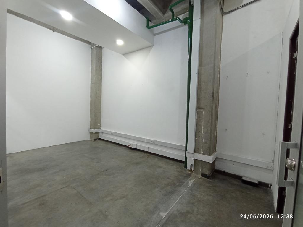 Local en arriendo en Galerías, Bogotá, 11 m² · foto 3 de 6