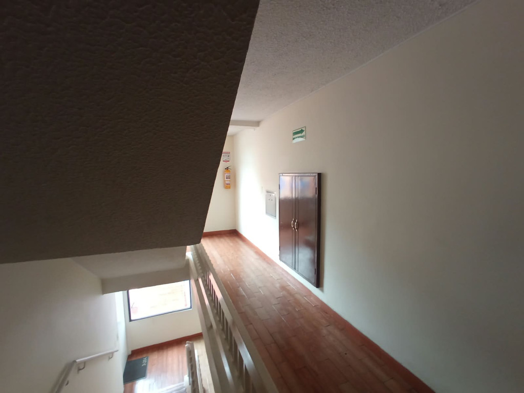 Apartamento de 2 alcobas en venta en San José De Spring, Bogotá, 65 m² · foto 10 de 13